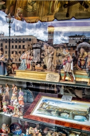 Figurines